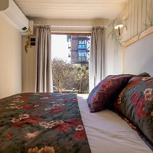 https://e-senses-guest-house-flat-container.camposdojordaohotels.net